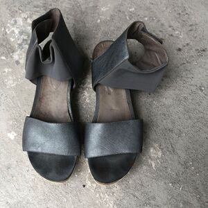 Eileen Fisher  sandals